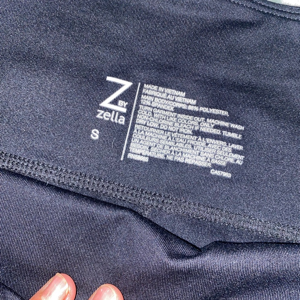 Zella Black Bike Shorts with‎ Pockets - Picture 2 of 6